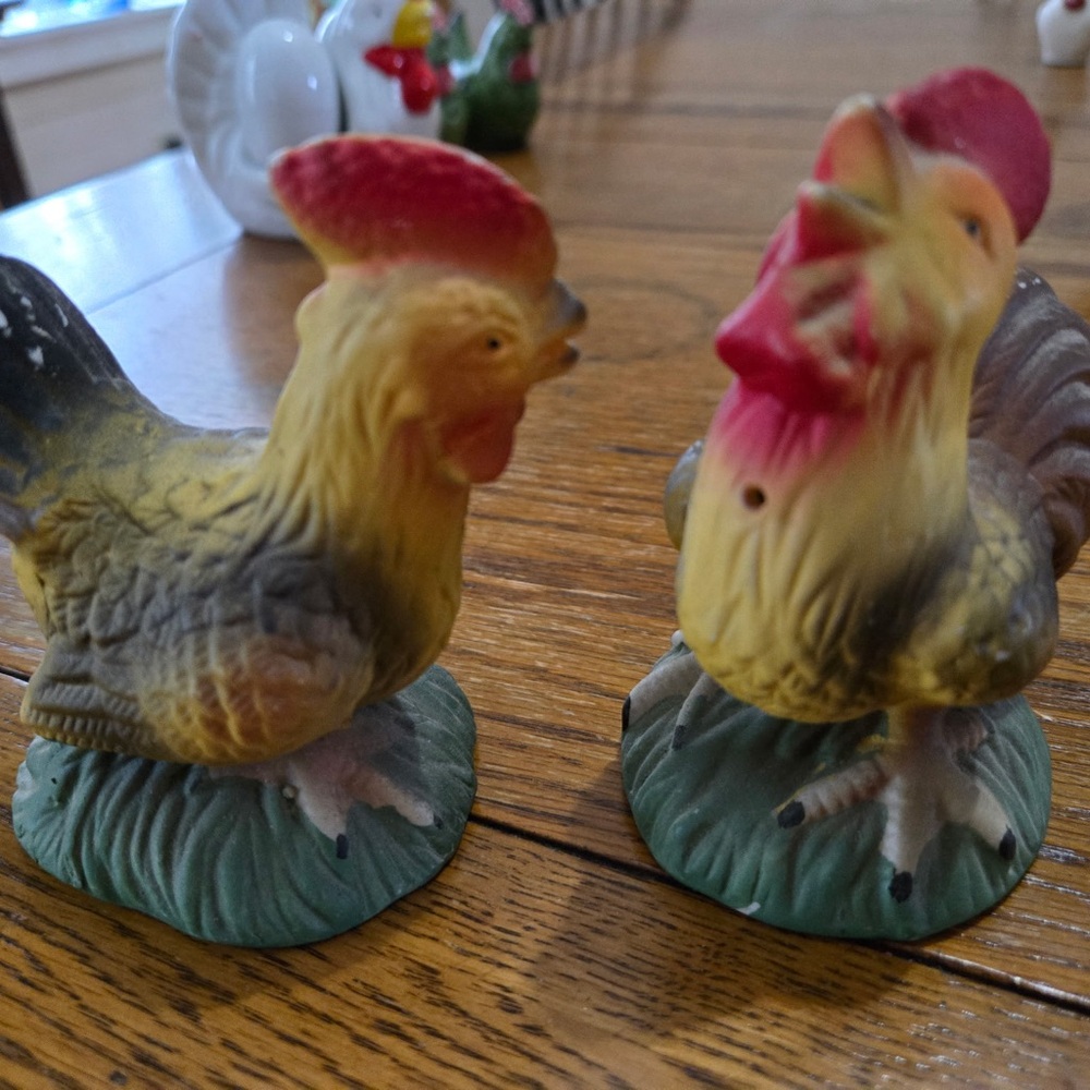 Colorful Rooster salt and pepper shakers